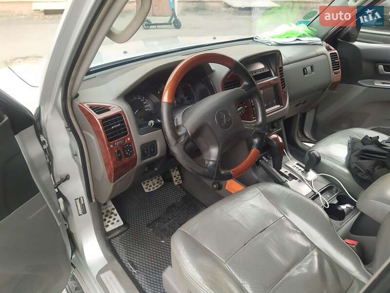 Внедорожник / Кроссовер Mitsubishi Pajero Wagon 2003 в Измаиле фото 12 Внедорожник / Кроссовер Mitsubishi Pajero Wagon 2003 в Измаиле