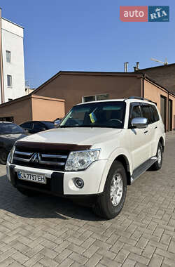 Внедорожник / Кроссовер Mitsubishi Pajero Wagon 2007 в 