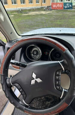 Внедорожник / Кроссовер Mitsubishi Pajero Wagon 2007 в 