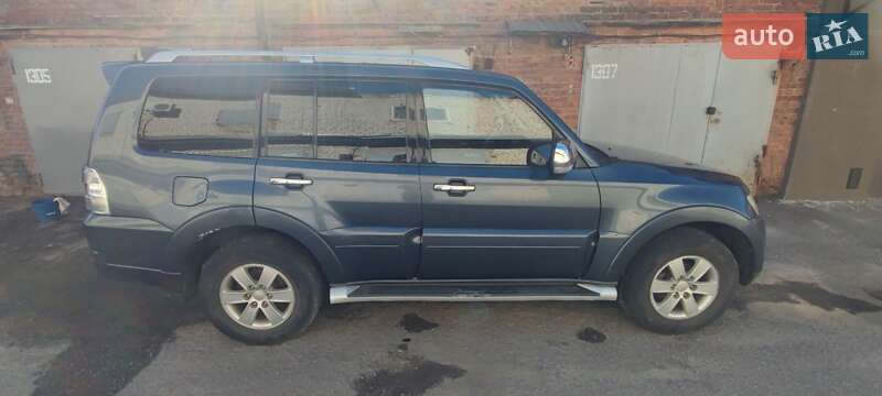 Позашляховик / Кросовер Mitsubishi Pajero Wagon 2008 в Сумах