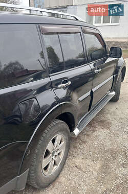 Внедорожник / Кроссовер Mitsubishi Pajero Wagon 2007 в 