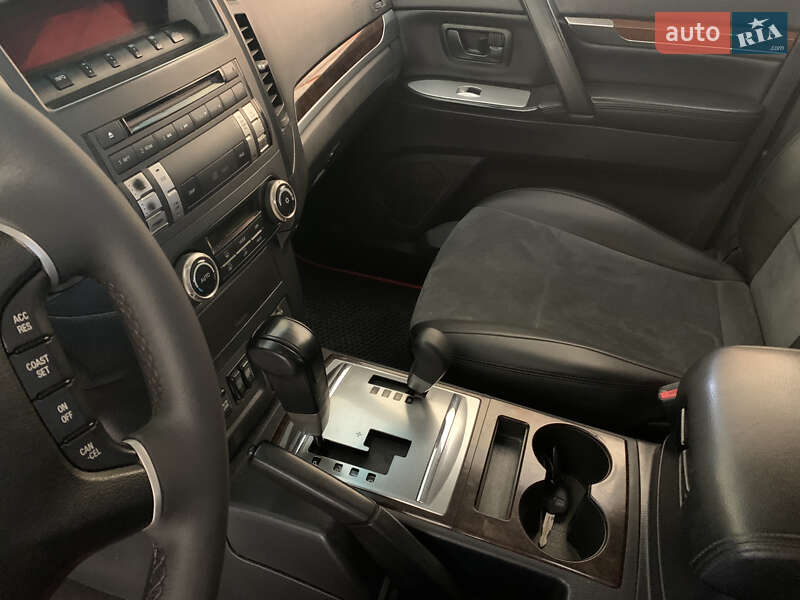 Внедорожник / Кроссовер Mitsubishi Pajero Wagon 2013 в Виннице