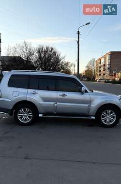 Позашляховик / Кросовер Mitsubishi Pajero Wagon 2008 в 