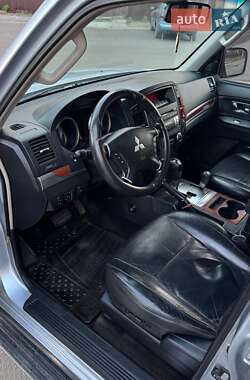 Позашляховик / Кросовер Mitsubishi Pajero Wagon 2008 в 
