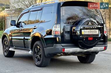 Внедорожник / Кроссовер Mitsubishi Pajero Wagon 2007 в 