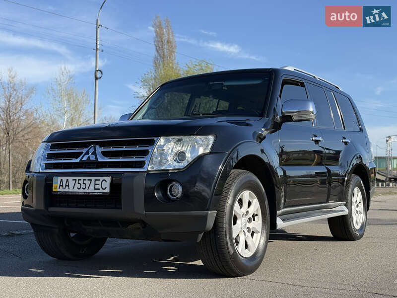 Внедорожник / Кроссовер Mitsubishi Pajero Wagon 2009 в Киеве