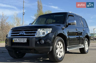 Внедорожник / Кроссовер Mitsubishi Pajero Wagon 2009 в 