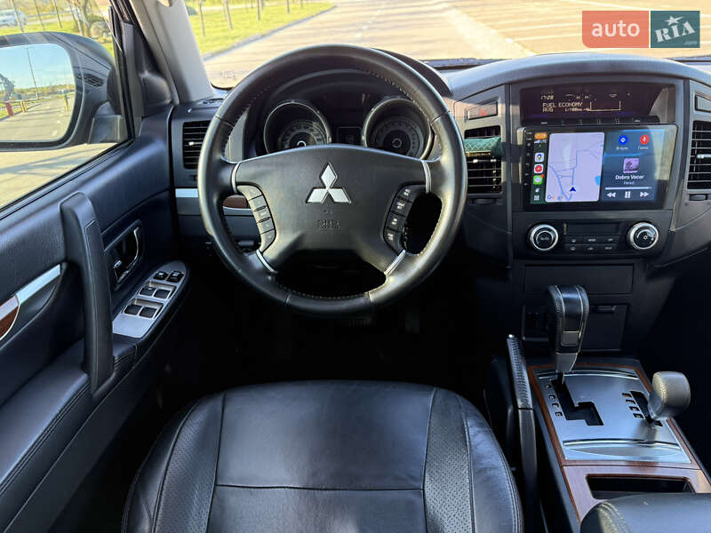 Внедорожник / Кроссовер Mitsubishi Pajero Wagon 2009 в Киеве