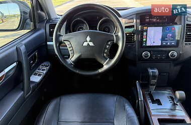 Внедорожник / Кроссовер Mitsubishi Pajero Wagon 2009 в 