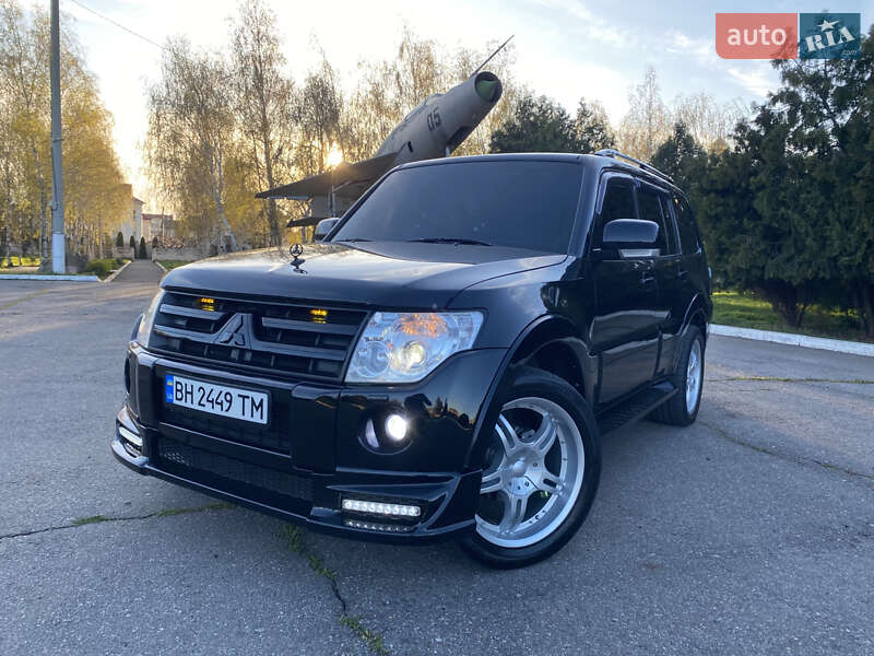 Внедорожник / Кроссовер Mitsubishi Pajero Wagon 2007 в 