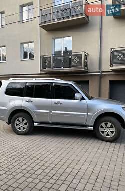 Позашляховик / Кросовер Mitsubishi Pajero Wagon 2008 в 