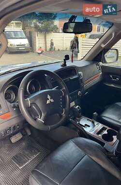 Позашляховик / Кросовер Mitsubishi Pajero Wagon 2008 в 