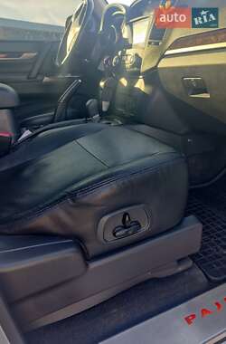 Внедорожник / Кроссовер Mitsubishi Pajero Wagon 2014 в 