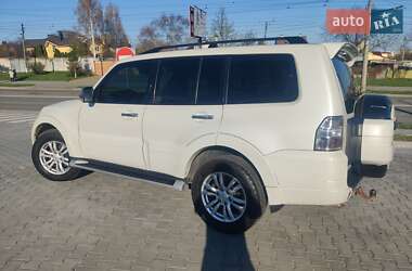 Внедорожник / Кроссовер Mitsubishi Pajero Wagon 2014 в 