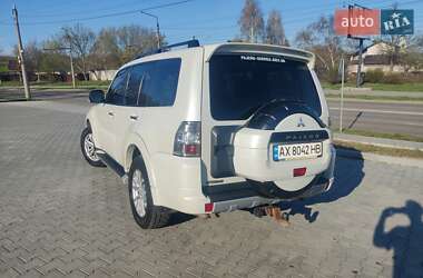 Внедорожник / Кроссовер Mitsubishi Pajero Wagon 2014 в 