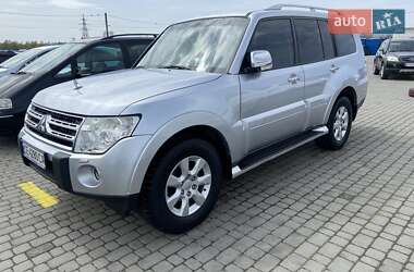 Внедорожник / Кроссовер Mitsubishi Pajero Wagon 2009 в 