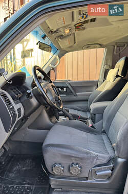 Внедорожник / Кроссовер Mitsubishi Pajero Wagon 2004 в 
