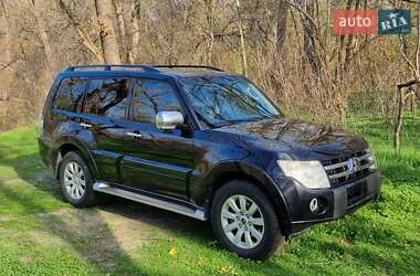 Внедорожник / Кроссовер Mitsubishi Pajero Wagon 2010 в 