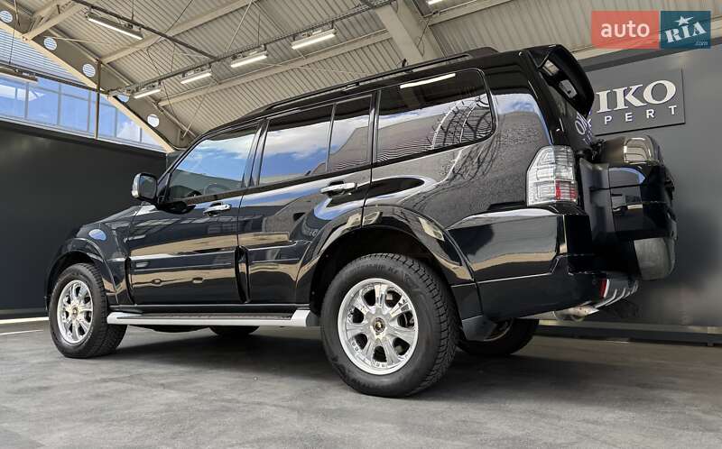 Внедорожник / Кроссовер Mitsubishi Pajero Wagon 2012 в Киеве