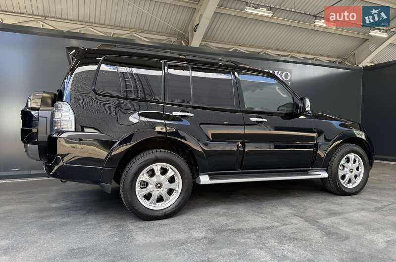 Внедорожник / Кроссовер Mitsubishi Pajero Wagon 2012 в Киеве