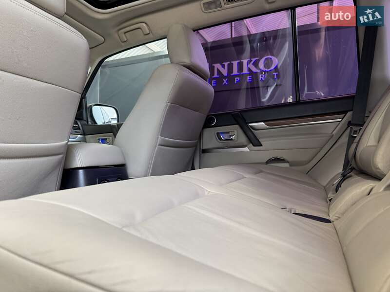 Внедорожник / Кроссовер Mitsubishi Pajero Wagon 2012 в Киеве