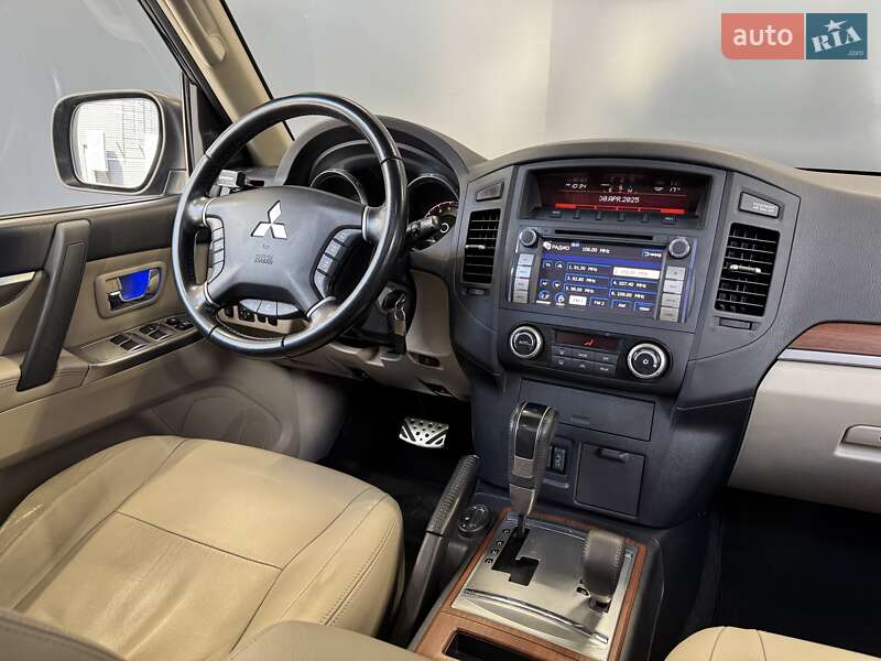 Внедорожник / Кроссовер Mitsubishi Pajero Wagon 2012 в Киеве