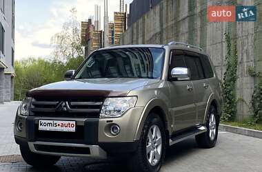 Позашляховик / Кросовер Mitsubishi Pajero Wagon 2007 в 