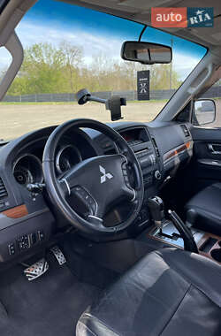 Внедорожник / Кроссовер Mitsubishi Pajero Wagon 2008 в 