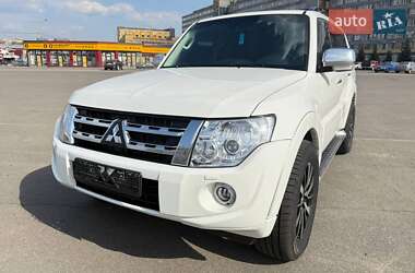 Внедорожник / Кроссовер Mitsubishi Pajero Wagon 2013 в Харькове
