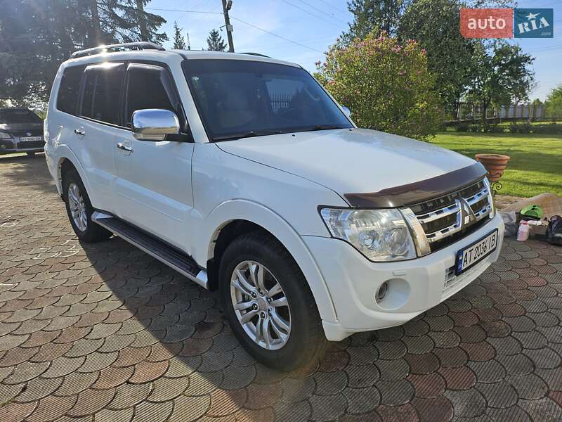 Позашляховик / Кросовер Mitsubishi Pajero Wagon 2013 в Перегінське