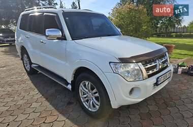 Внедорожник / Кроссовер Mitsubishi Pajero Wagon 2013 в 