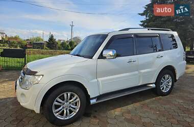 Внедорожник / Кроссовер Mitsubishi Pajero Wagon 2013 в 