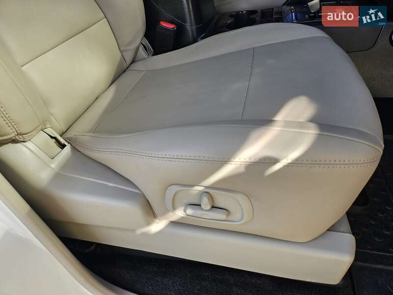 Позашляховик / Кросовер Mitsubishi Pajero Wagon 2013 в Перегінське