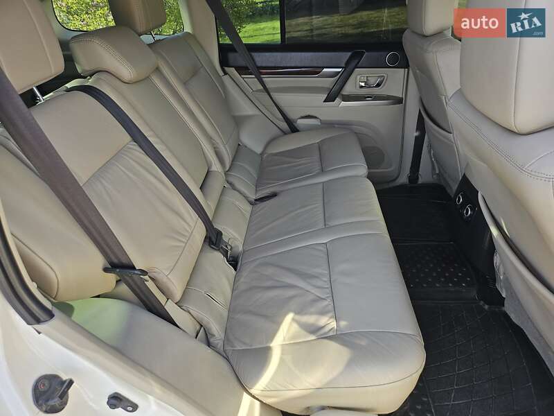 Позашляховик / Кросовер Mitsubishi Pajero Wagon 2013 в Перегінське