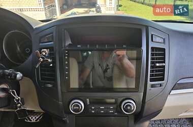 Внедорожник / Кроссовер Mitsubishi Pajero Wagon 2013 в 