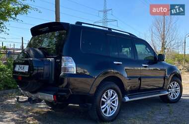 Позашляховик / Кросовер Mitsubishi Pajero Wagon 2012 в 