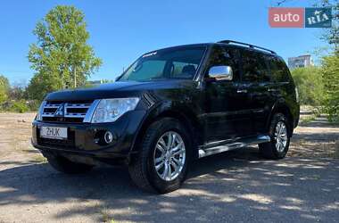 Позашляховик / Кросовер Mitsubishi Pajero Wagon 2012 в 