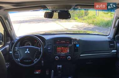 Позашляховик / Кросовер Mitsubishi Pajero Wagon 2012 в 