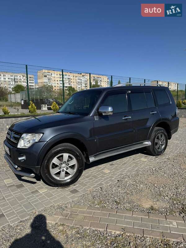Внедорожник / Кроссовер Mitsubishi Pajero Wagon 2008 в Южном