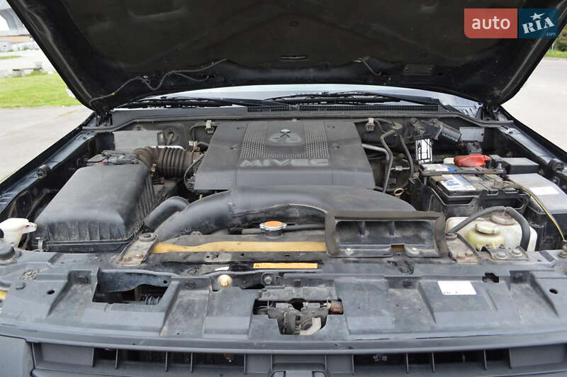 Внедорожник / Кроссовер Mitsubishi Pajero Wagon 2008 в Львове фото 16 Внедорожник / Кроссовер Mitsubishi Pajero Wagon 2008 в Львове