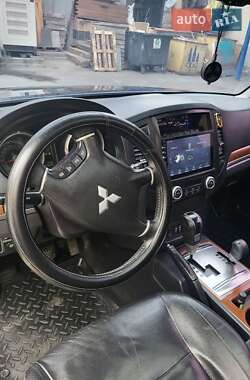 Внедорожник / Кроссовер Mitsubishi Pajero Wagon 2008 в 