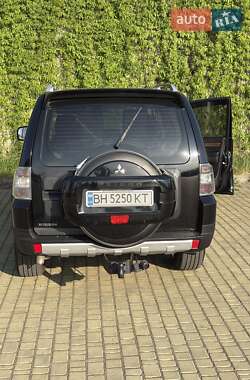 Внедорожник / Кроссовер Mitsubishi Pajero Wagon 2008 в 