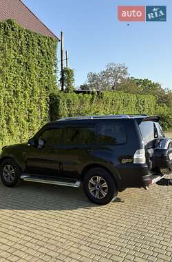 Внедорожник / Кроссовер Mitsubishi Pajero Wagon 2008 в 