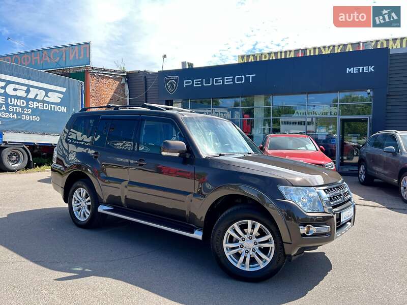 Mitsubishi Pajero Wagon 2018
