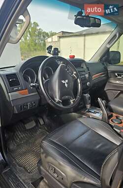 Внедорожник / Кроссовер Mitsubishi Pajero Wagon 2008 в 
