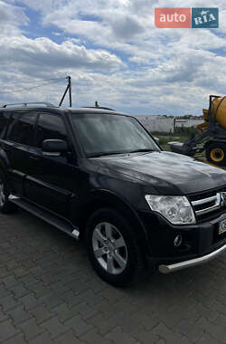 Внедорожник / Кроссовер Mitsubishi Pajero Wagon 2009 в Черновцах