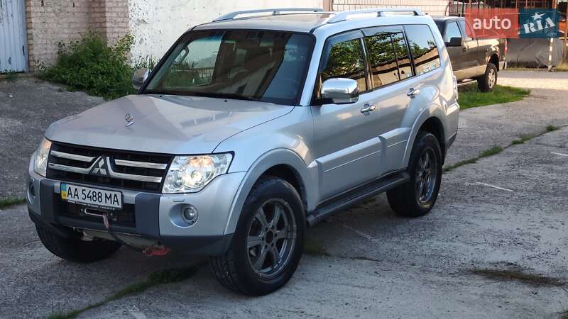 Внедорожник / Кроссовер Mitsubishi Pajero Wagon 2008 в Киеве