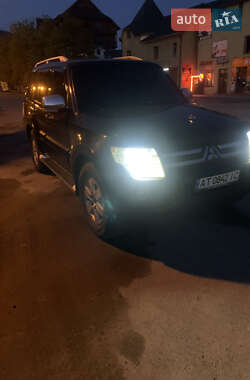 Внедорожник / Кроссовер Mitsubishi Pajero Wagon 2007 в 