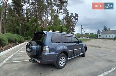 Внедорожник / Кроссовер Mitsubishi Pajero Wagon 2010 в 