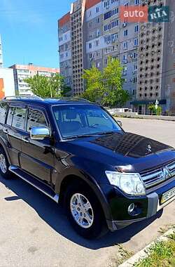 Внедорожник / Кроссовер Mitsubishi Pajero Wagon 2007 в 